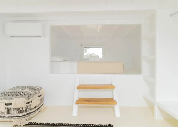 Merriam * Mykonos Town